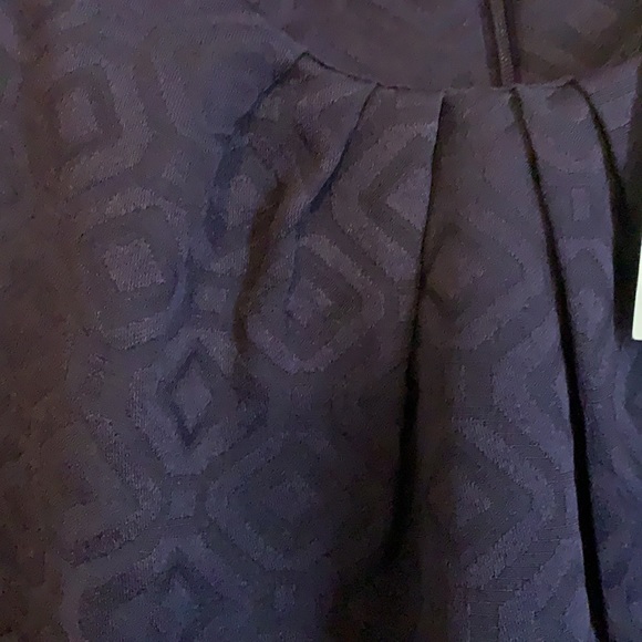 Textured design dark purple dress with pockets and removable belt - Picture 3 of 4